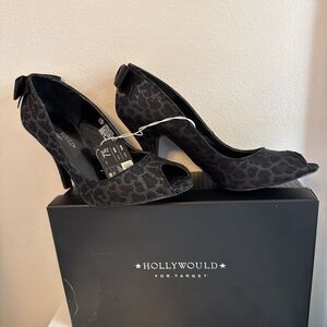Hollywould Grace Black Kitten Heels Lace Women's Size 7.5 Peep Toe NWT/box 2007